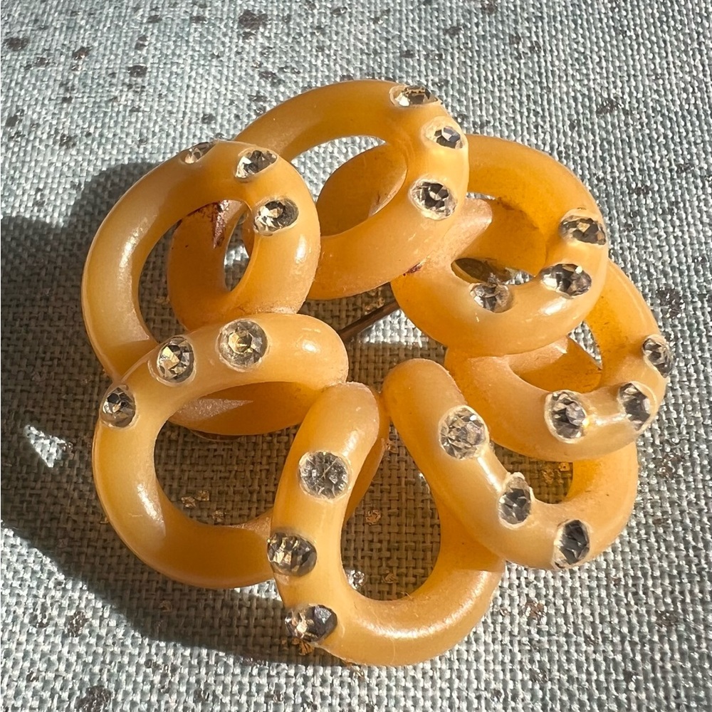 Vintage Bakelite & rhinestone brooch